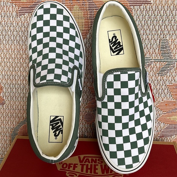 Vans Men’s Classic Slip-0n
Color Theory Checkerboard
VN0A5JMHYQW
Sneakers - Picture 13 of 16